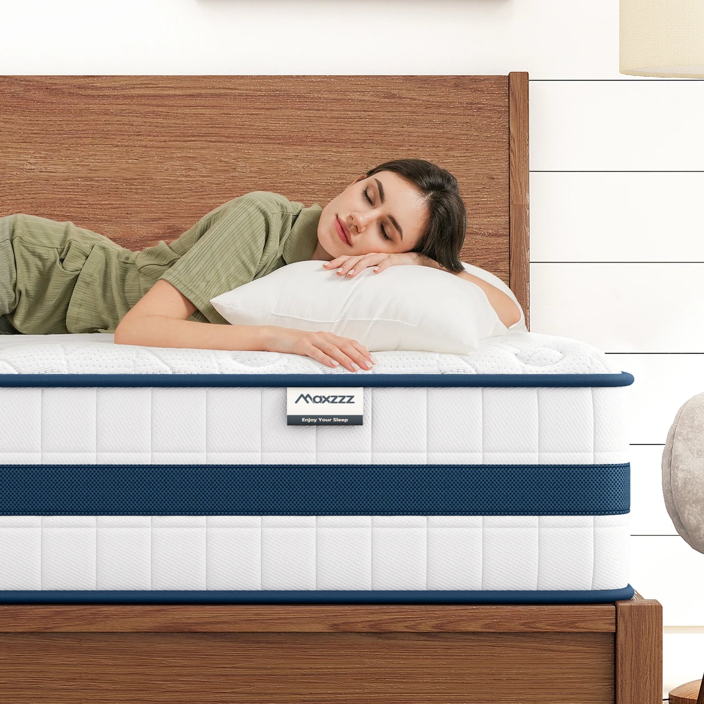 Maxzzz Gel Memory Foam Mattress with Pocket Coils for Pressure Relief