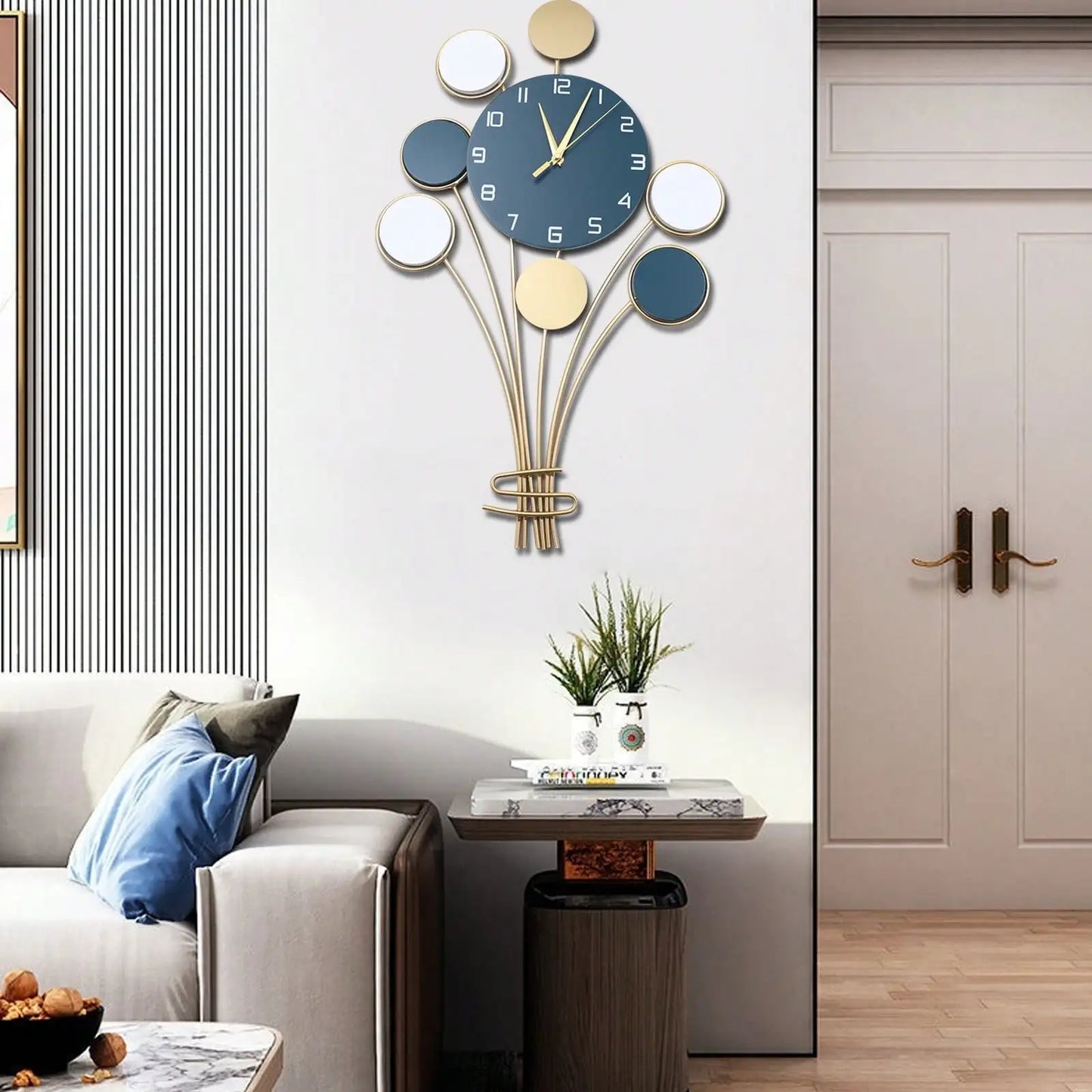 Silent Battery Operated Wall Clock Without Drilling